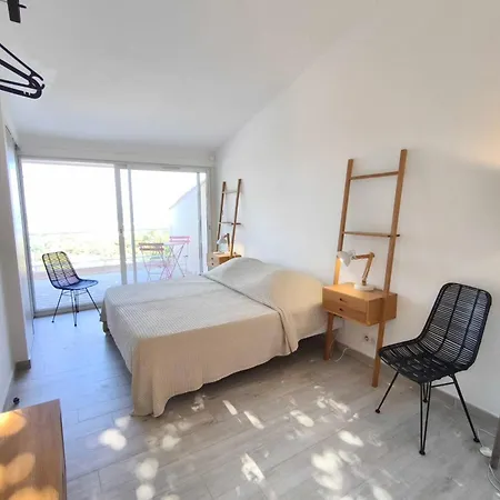 House With Splendid View - Semesterbostad