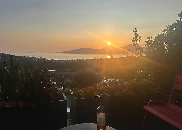 House With Splendid View - Vakantiehuis *