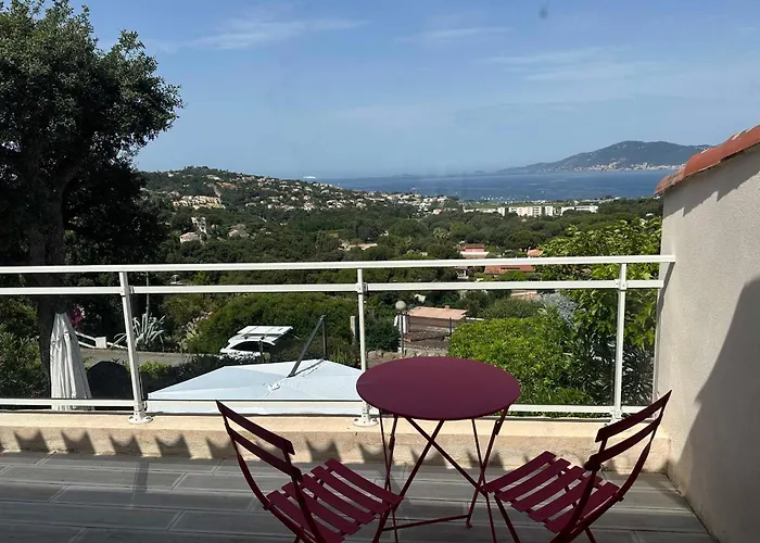 Vakantiehuis House With Splendid View - *