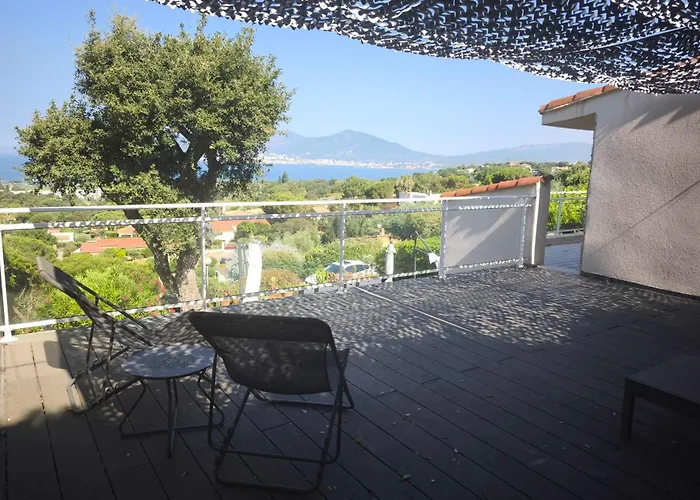 House With Splendid View - *